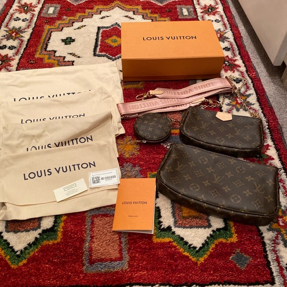 Louis Vuitton Handbags - ❌SOLD❌Louis Vuitton MULTI POCHETTE